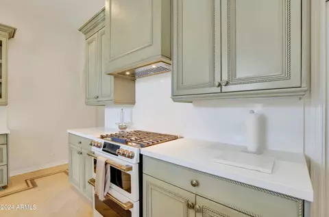 Kitchen - 309 E Hayward Ave, Phoenix, AZ 85020 photo 6 of 11