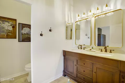 Bath - 309 E Hayward Ave, Phoenix, AZ 85020 photo 8 of 11