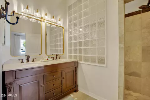 Bath - 309 E Hayward Ave, Phoenix, AZ 85020 photo 9 of 11