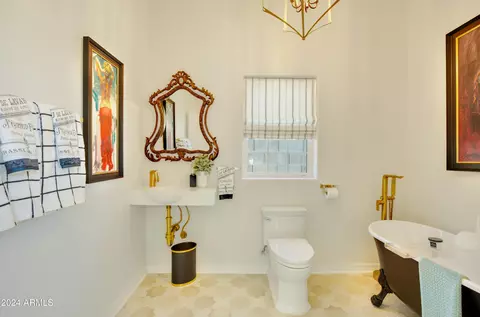 Bath - 309 E Hayward Ave, Phoenix, AZ 85020 photo 5 of 11