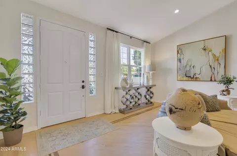 Entry Way - 309 E Hayward Ave, Phoenix, AZ 85020 photo 2 of 7