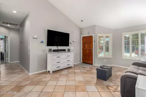 1226 E Windsong Dr, Phoenix, AZ 85048 photo 5