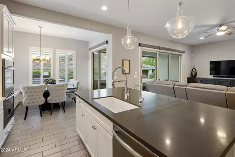 3626 W Hiddenview Dr, Phoenix, AZ 85045 photo 9