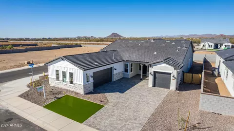 13660 W Buckskin Ct, Peoria, AZ 85383
