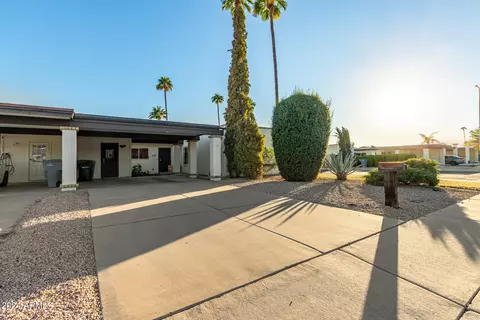 Exterior - 3017 W Hearn Rd, Phoenix, AZ 85053 photo 3 of 8