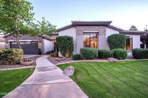 2105 W Longhorn Dr, Chandler, AZ 85286