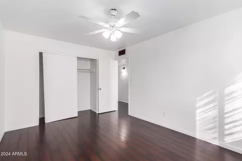 5211 N 42nd Ln, Phoenix, AZ 85019 photo 9