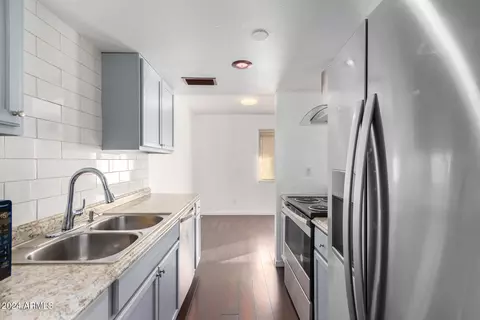 5211 N 42nd Ln, Phoenix, AZ 85019 photo 7