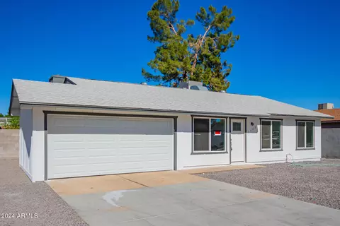 2608 E Michelle Dr, Phoenix, AZ 85032 photo 4