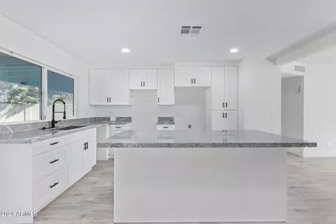 2608 E Michelle Dr, Phoenix, AZ 85032 photo 14