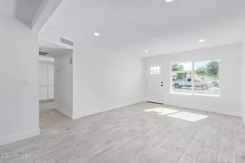 2608 E Michelle Dr, Phoenix, AZ 85032 photo 9