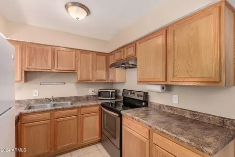 1822 E Center Ln #B, Tempe, AZ 85281