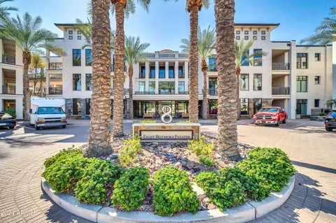 8 Biltmore Est #301, Phoenix, AZ 85016