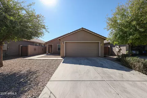 3433 E Silversmith Trl, San Tan Valley, AZ 85143