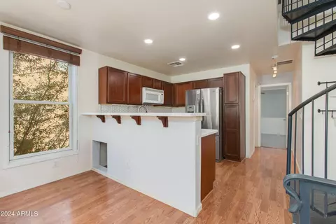 5645 S 21st Pl, Phoenix, AZ 85040 photo 8