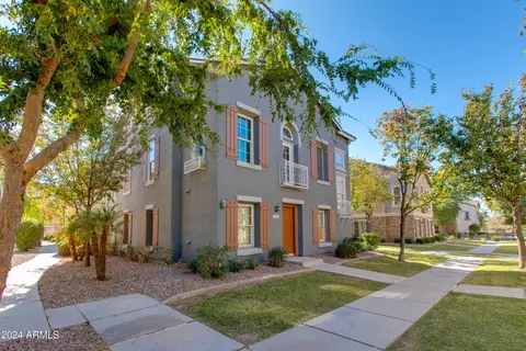 5645 S 21st Pl, Phoenix, AZ 85040 photo 2