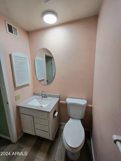Bath - 4731 N 10th St, Phoenix, AZ 85014 photo 1 of 6