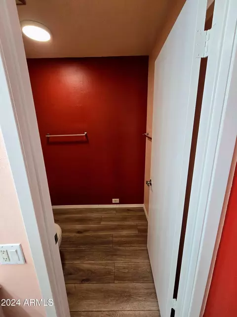 Bath - 4731 N 10th St, Phoenix, AZ 85014 photo 4 of 6