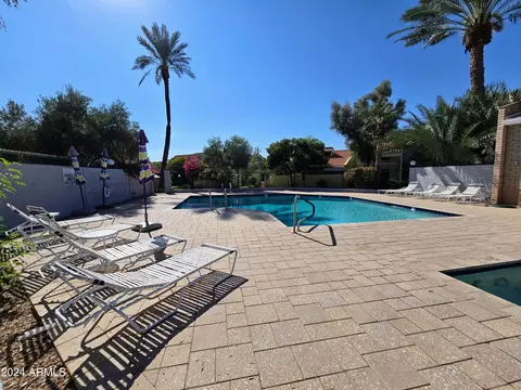 Exterior - 4731 N 10th St, Phoenix, AZ 85014 photo 14 of 16