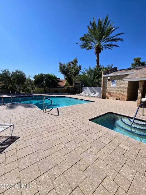 Exterior - 4731 N 10th St, Phoenix, AZ 85014 photo 13 of 16