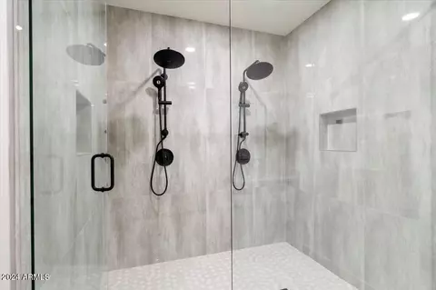 Bath - 4841 E Fairmount Ave, Phoenix, AZ 85018 photo 8 of 13