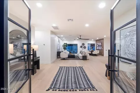 Entry Way - 4841 E Fairmount Ave, Phoenix, AZ 85018 photo 1 of 4
