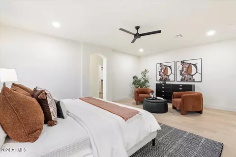 Bedroom - 4841 E Fairmount Ave, Phoenix, AZ 85018 photo 2 of 7