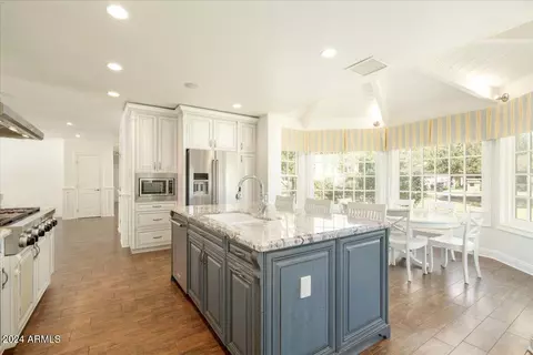 77 E Ocotillo Rd, Phoenix, AZ 85012 photo 11