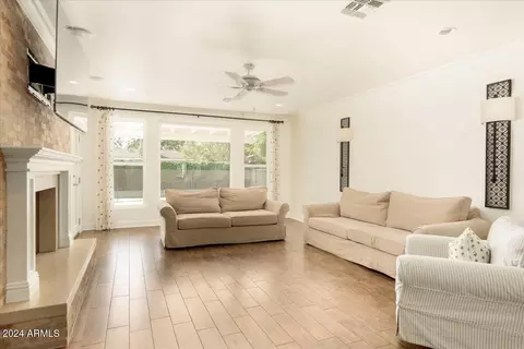 77 E Ocotillo Rd, Phoenix, AZ 85012 photo 14