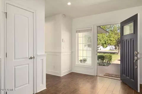77 E Ocotillo Rd, Phoenix, AZ 85012 photo 8