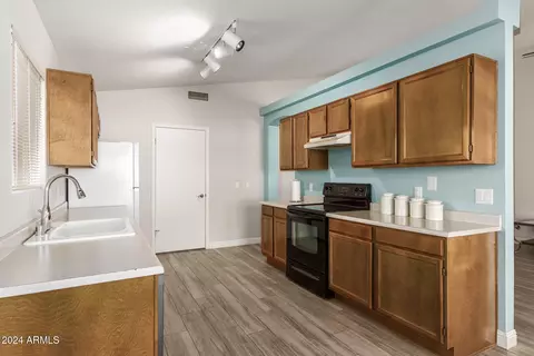 3402 E Sequoia Dr, Phoenix, AZ 85050 photo 10