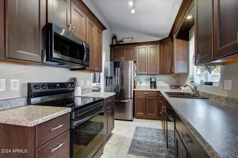 7002 W Cherry Hills Dr, Peoria, AZ 85345