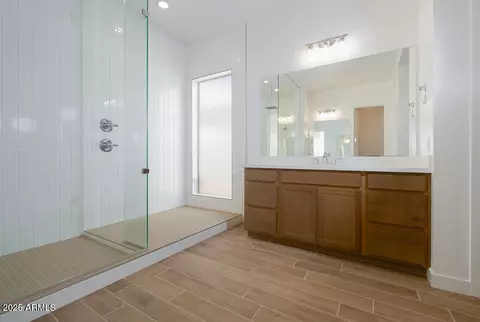 Bath - 829 W Golden Ore Pass, Apache Junction, AZ 85120 photo 2 of 4