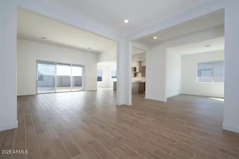Living - 829 W Golden Ore Pass, Apache Junction, AZ 85120 photo 4 of 7