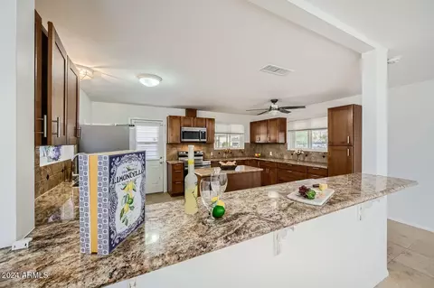 3402 E Carol Cir, Phoenix, AZ 85028 photo 11