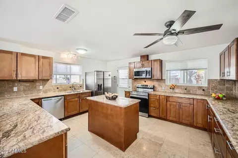 3402 E Carol Cir, Phoenix, AZ 85028 photo 10