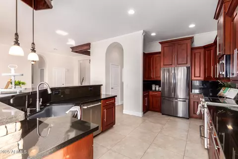 568 N Falcon Dr, Gilbert, AZ 85234 photo 9