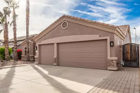 568 N Falcon Dr, Gilbert, AZ 85234 photo 4