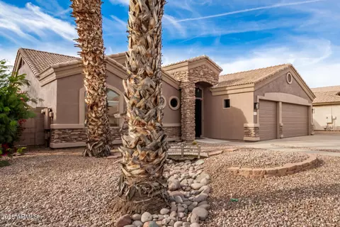 568 N Falcon Dr, Gilbert, AZ 85234 photo 3