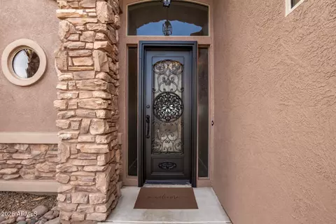 568 N Falcon Dr, Gilbert, AZ 85234