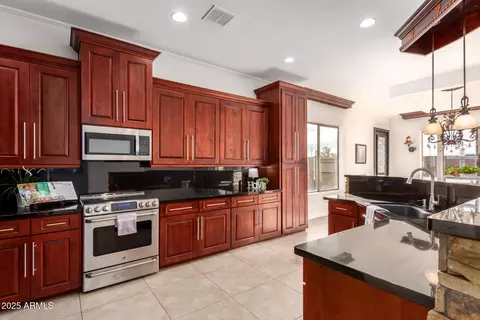568 N Falcon Dr, Gilbert, AZ 85234 photo 11