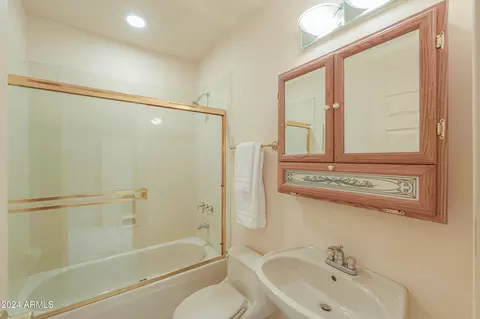 Bath - 3804 E Ivy Cir, Mesa, AZ 85205 photo 3 of 6