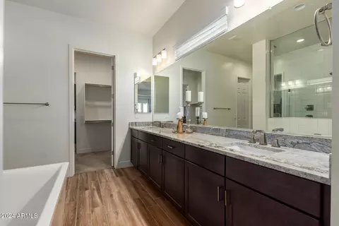 Bath - 9965 E Supernova Dr, Mesa, AZ 85212 photo 5 of 6