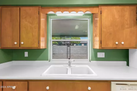 4658 E Capri Ave, Mesa, AZ 85206 photo 8