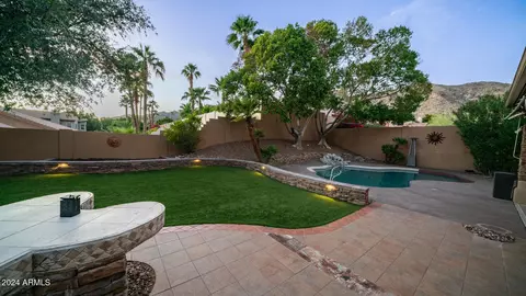 Exterior - 14024 S 12th Pl, Phoenix, AZ 85048 photo 7 of 11