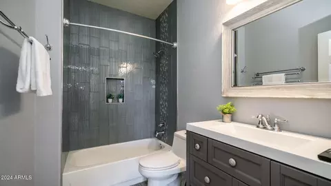Bath - 14024 S 12th Pl, Phoenix, AZ 85048 photo 7 of 9