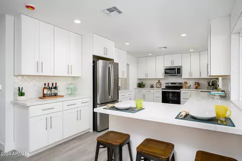 2084 Ellis Dr, Tempe, AZ 85282 photo 14