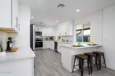 2084 Ellis Dr, Tempe, AZ 85282 photo 13