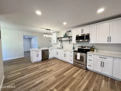 14046 N 39th Ave, Phoenix, AZ 85053