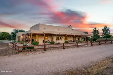 898 W Knox St, Pearce, AZ 85625